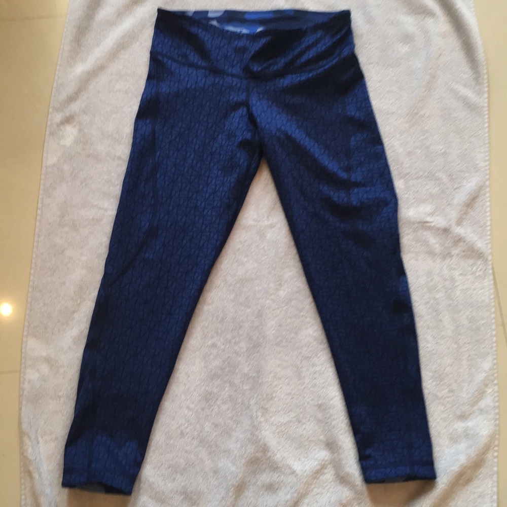 Vineyard Vines workout capris